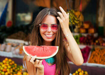 Lady in pink sunglasses