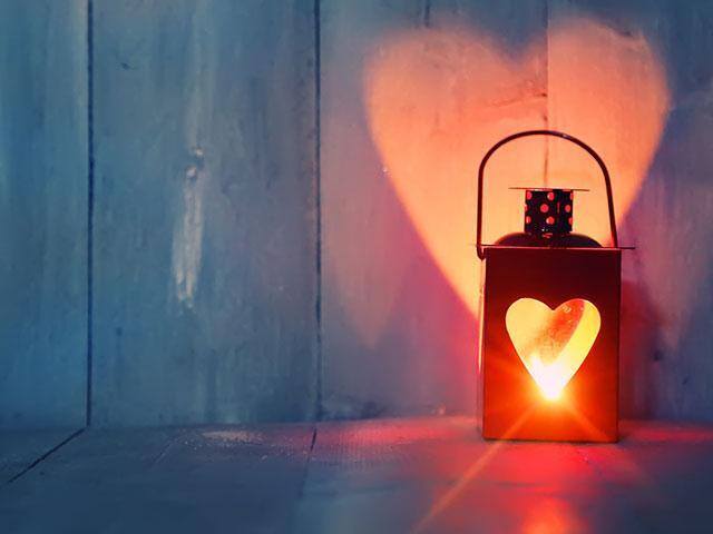 lantern-light-heart_si.jpg