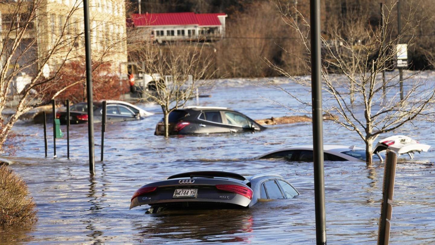 Northeastern US Mops Up Ahead of Holidays After Deadly Storm Slams the ...