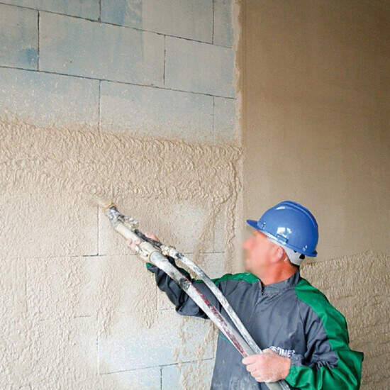 Spraying Walls with Imer KOINE 35