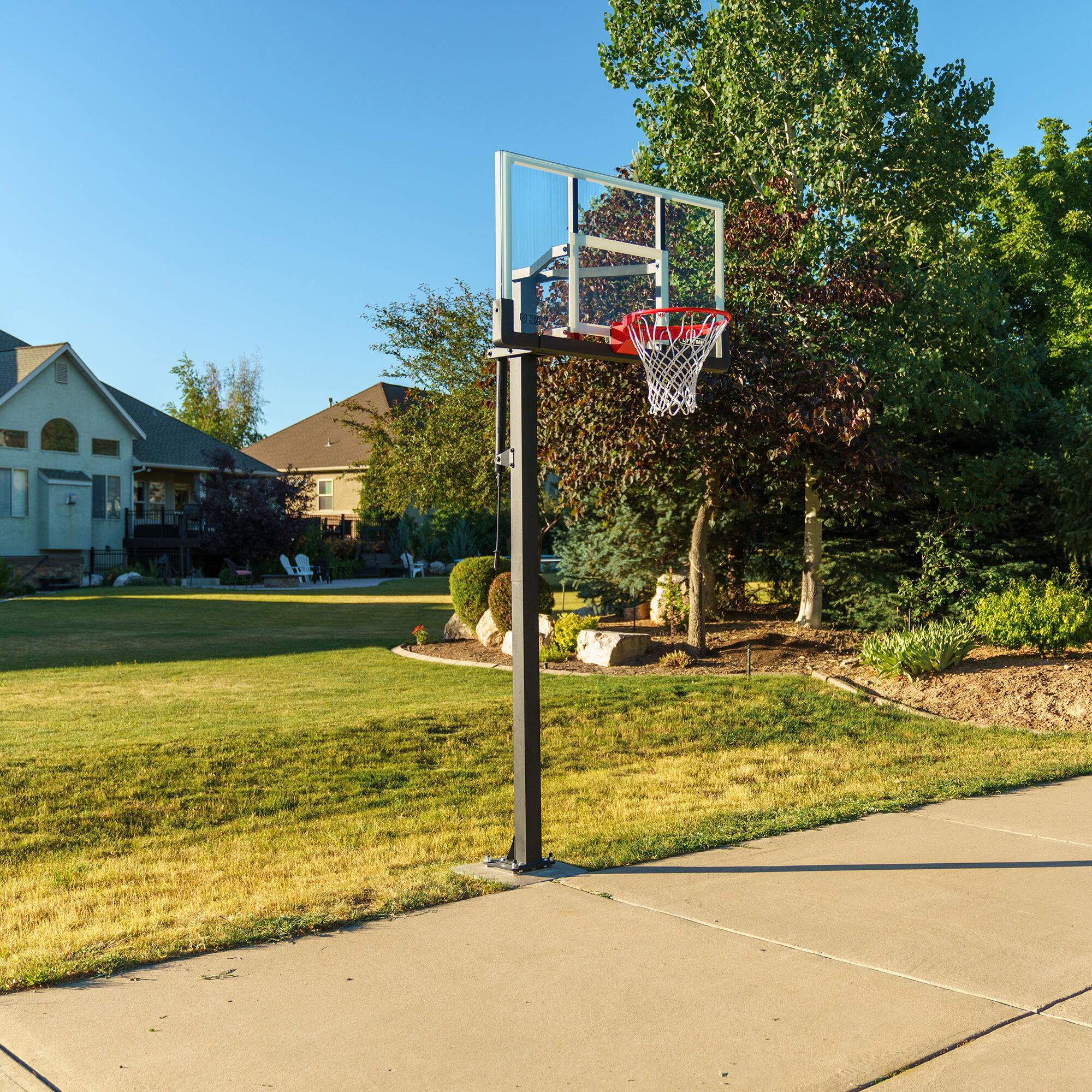 House 2 Vs 2 Mini Hoop Basketball *Broken Court* 