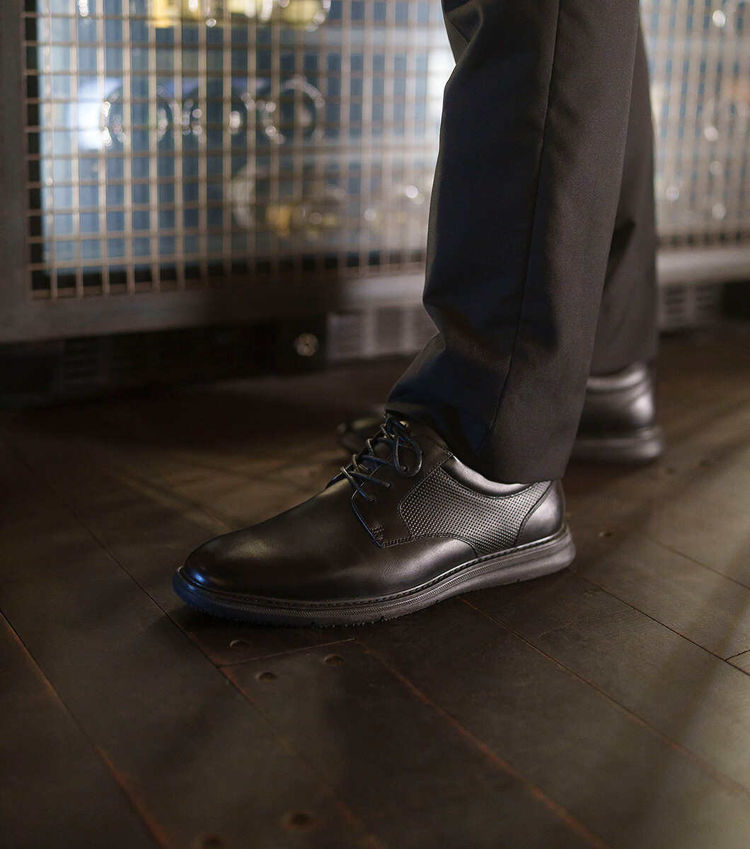 Mens Nunn Bush Chase Work Plain Toe Oxford in Black. 85126 85126-001.jpg main image 3