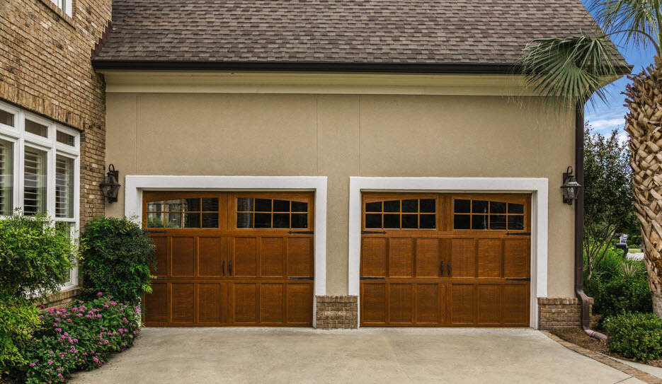 Blog 10 Amazing Wood Garage Door Alternatives - What Is The Best Paint For Wooden Garage Doors