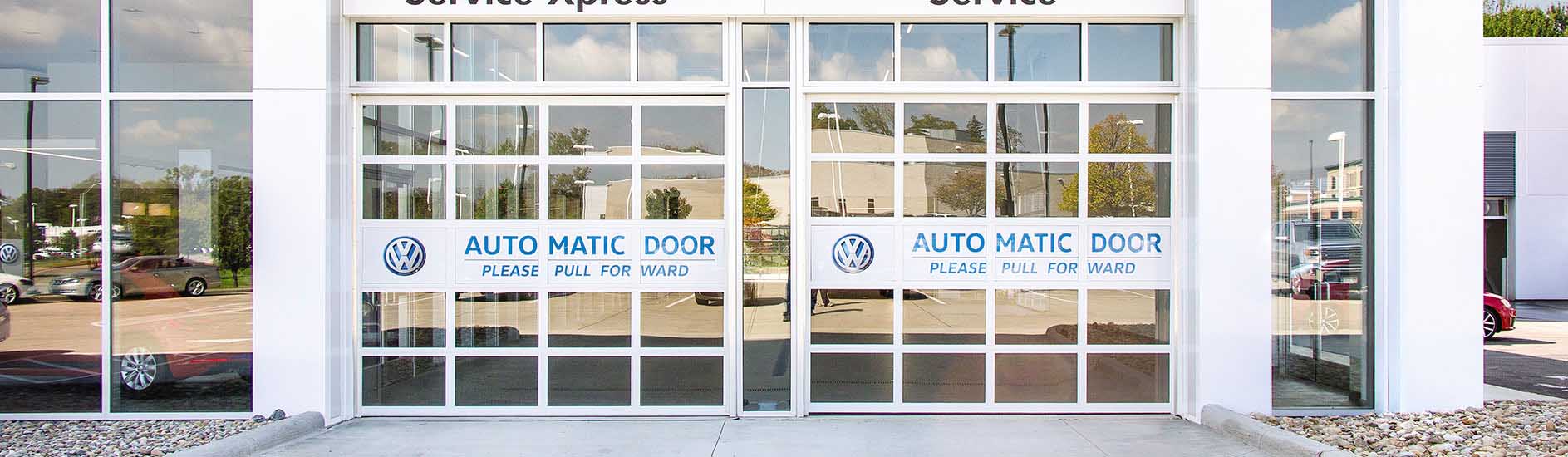 commercial glass doors with aluminum trim