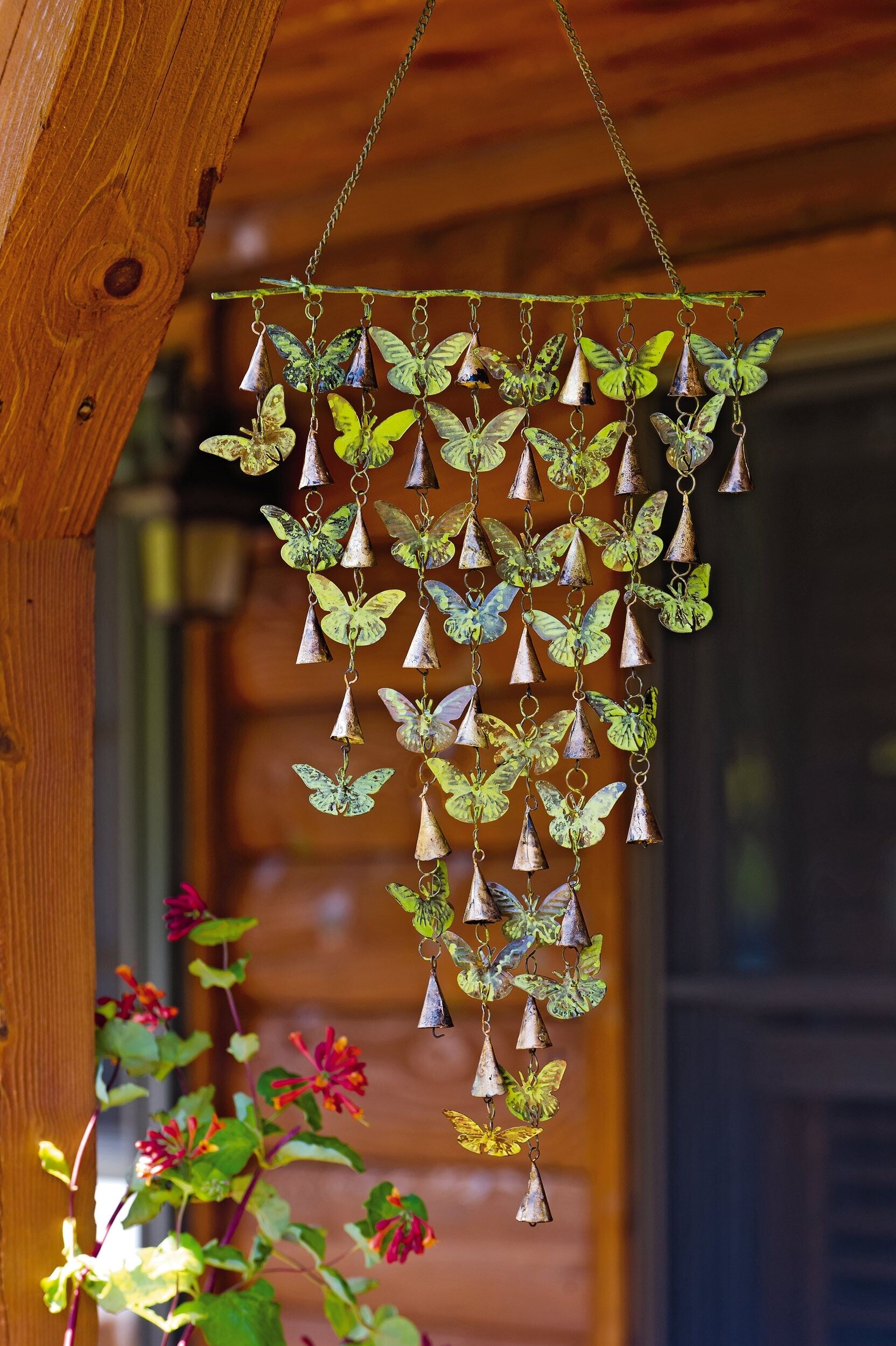 Outdoor Décor Color Butterfly Bell Solar Butterfly Wind Chimes Butterfly Gifts Solar Bell Butterfly Lights Outdoor Solar Hanging Lights Gardening Gifts for mom Garden Decor Solar Decorative Mobiles 