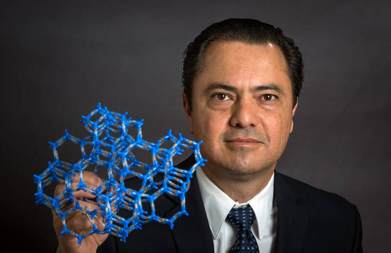 Raul Lobo, Claire D. LeClaire Professor of Chemical Engineering and associate department chair in UD’s Department of Chemical and Biomolecular Engineering, is leading the research effort for UD in collaboration with experts at the University of Kansas and Pittsburg State University to find sustainable ways to create new plastics and more efficiently reuse them.