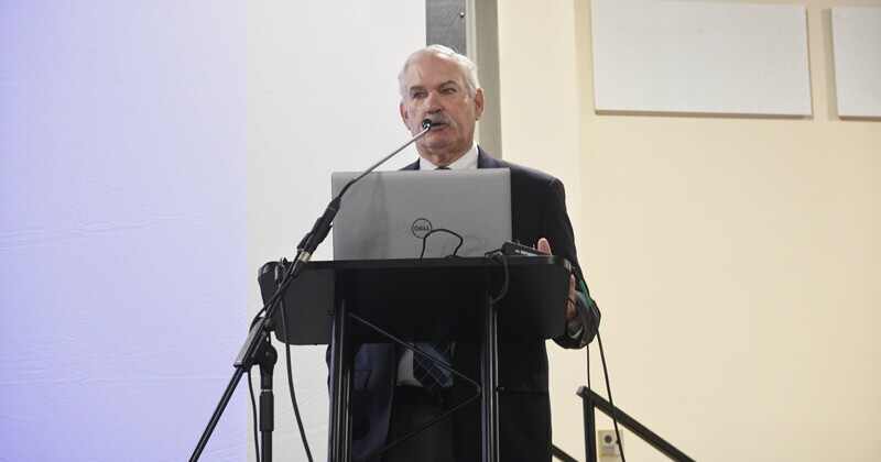 Delaware Secretary of Agriculture Michael Scuse welcomed attendees to the first-ever carbon symposium and hinted at more to come as clarity on the risks and benefits of carbon credits and carbon markets is needed by local agriculture stakeholders.