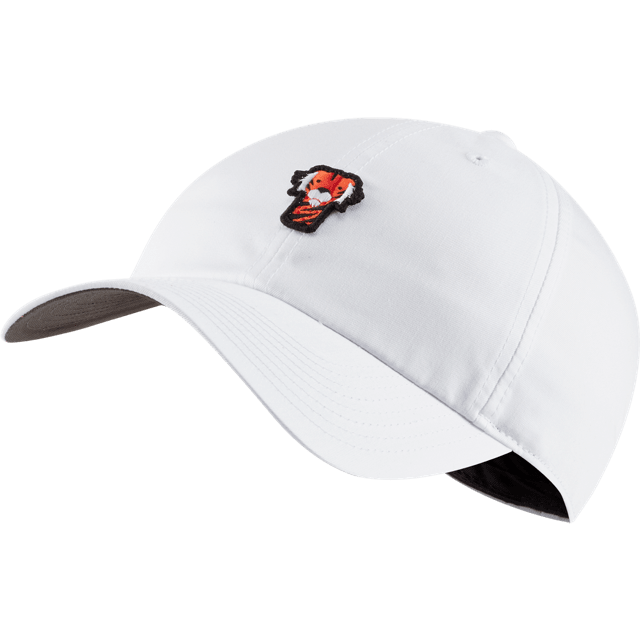 red tiger woods hat