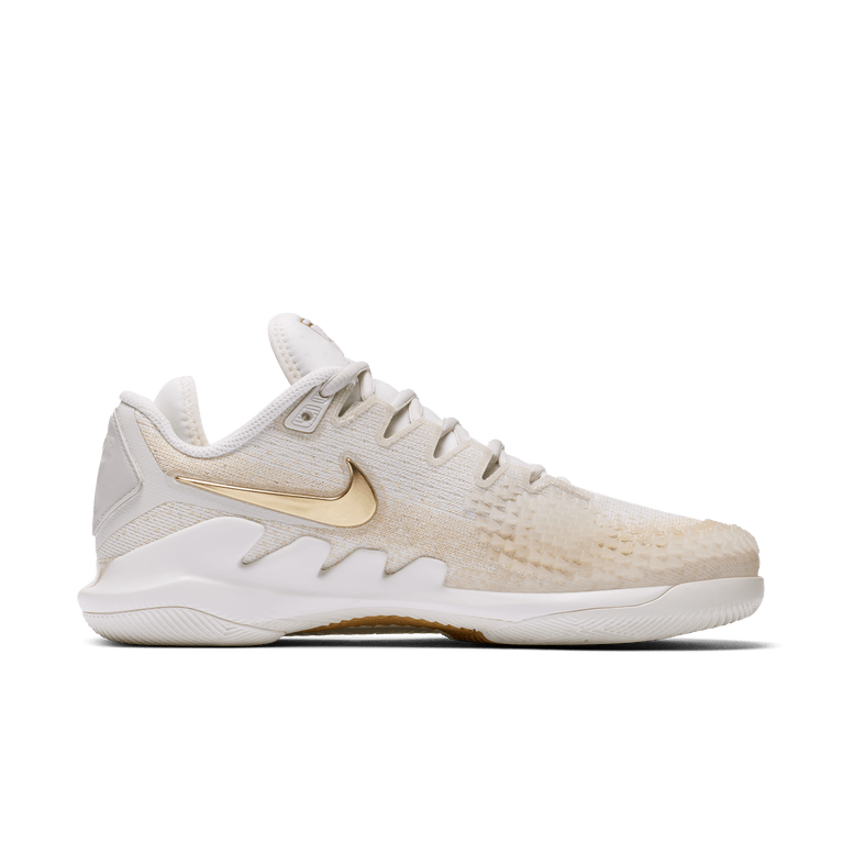 NikeCourt Air Zoom Vapor X Knit Women's Hard Court Tennis Shoe - White/Gold