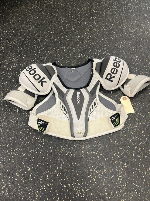 Used Reebok 20K MD Hockey Shoulder Pads 11774 S000070460