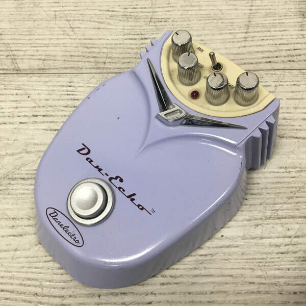 Used Behringer EM600 Echo Machine Pedal