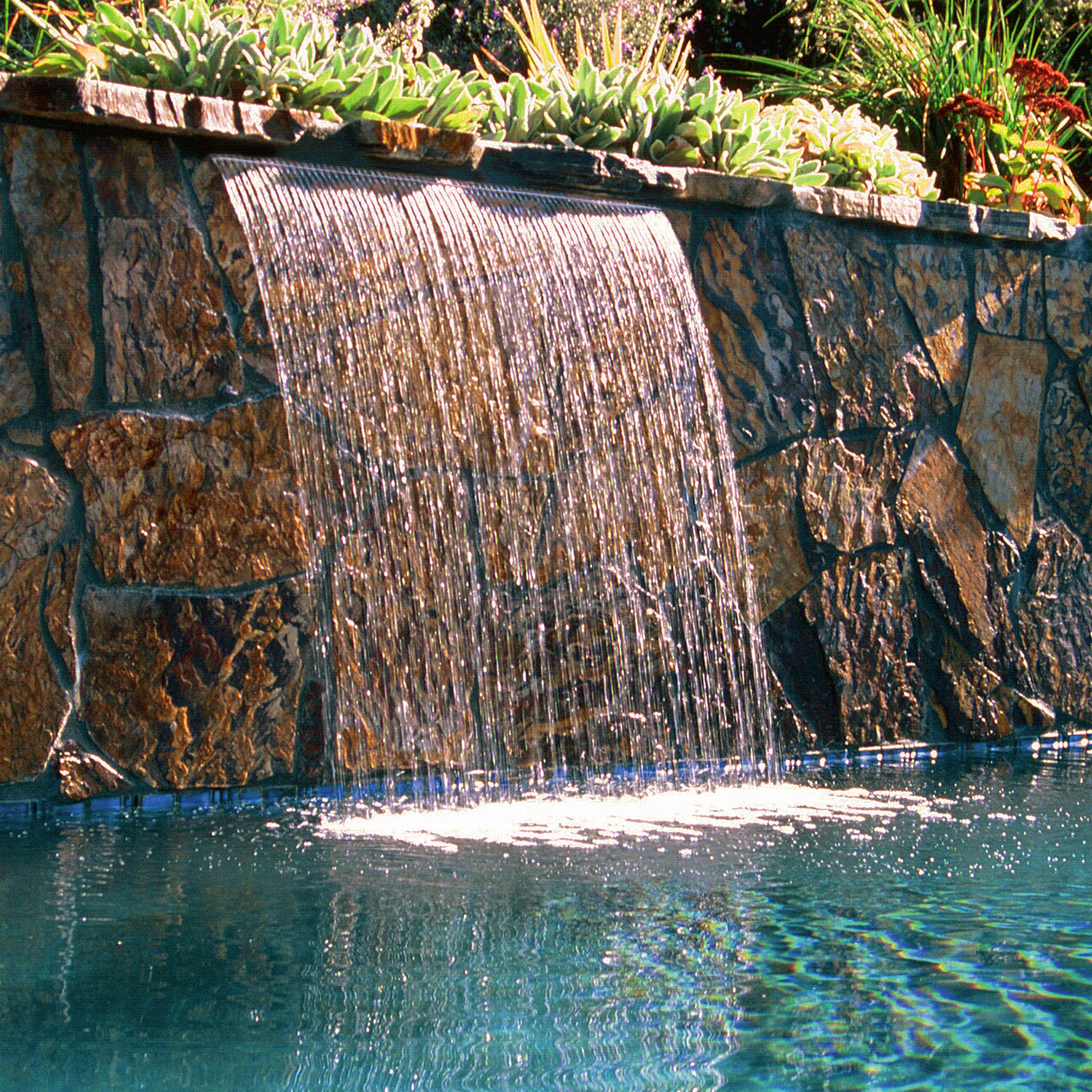 Pool Aquatics Descent Arc LED Fountain Sheer Garden Waterfall Feature Fountain 