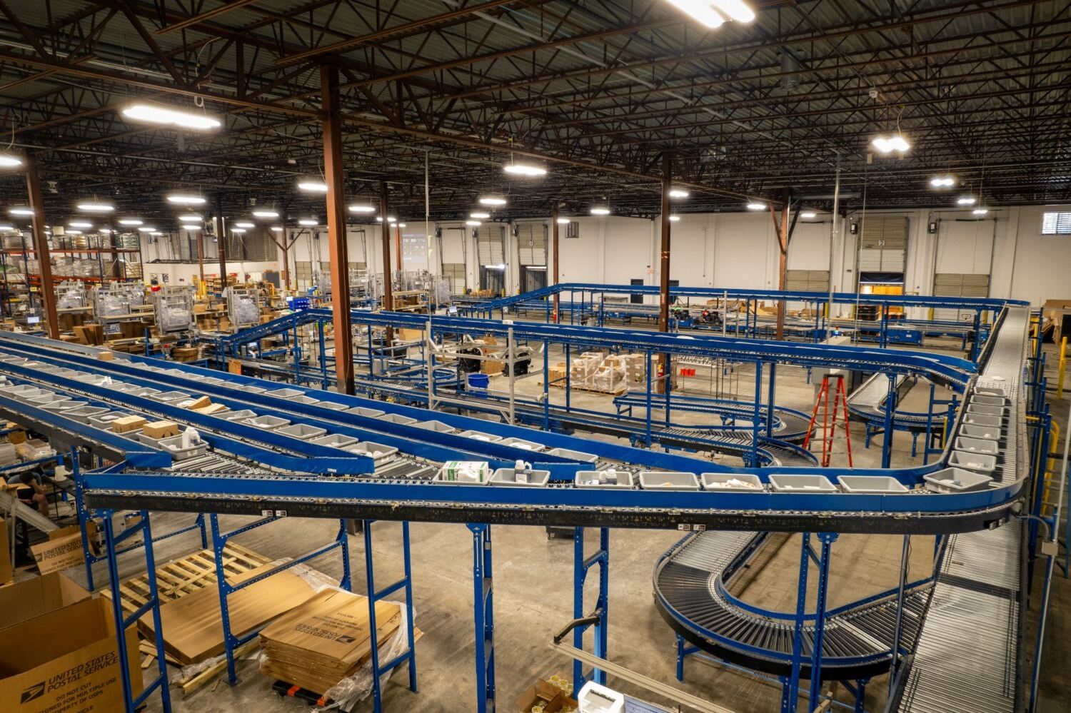 Distribution Center Conveyor