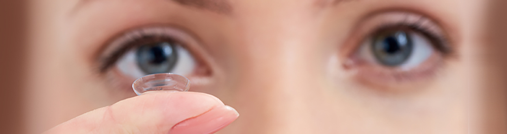 knoop conversie Stroomopwaarts How to Avoid Ripping Contact Lenses | CooperVision