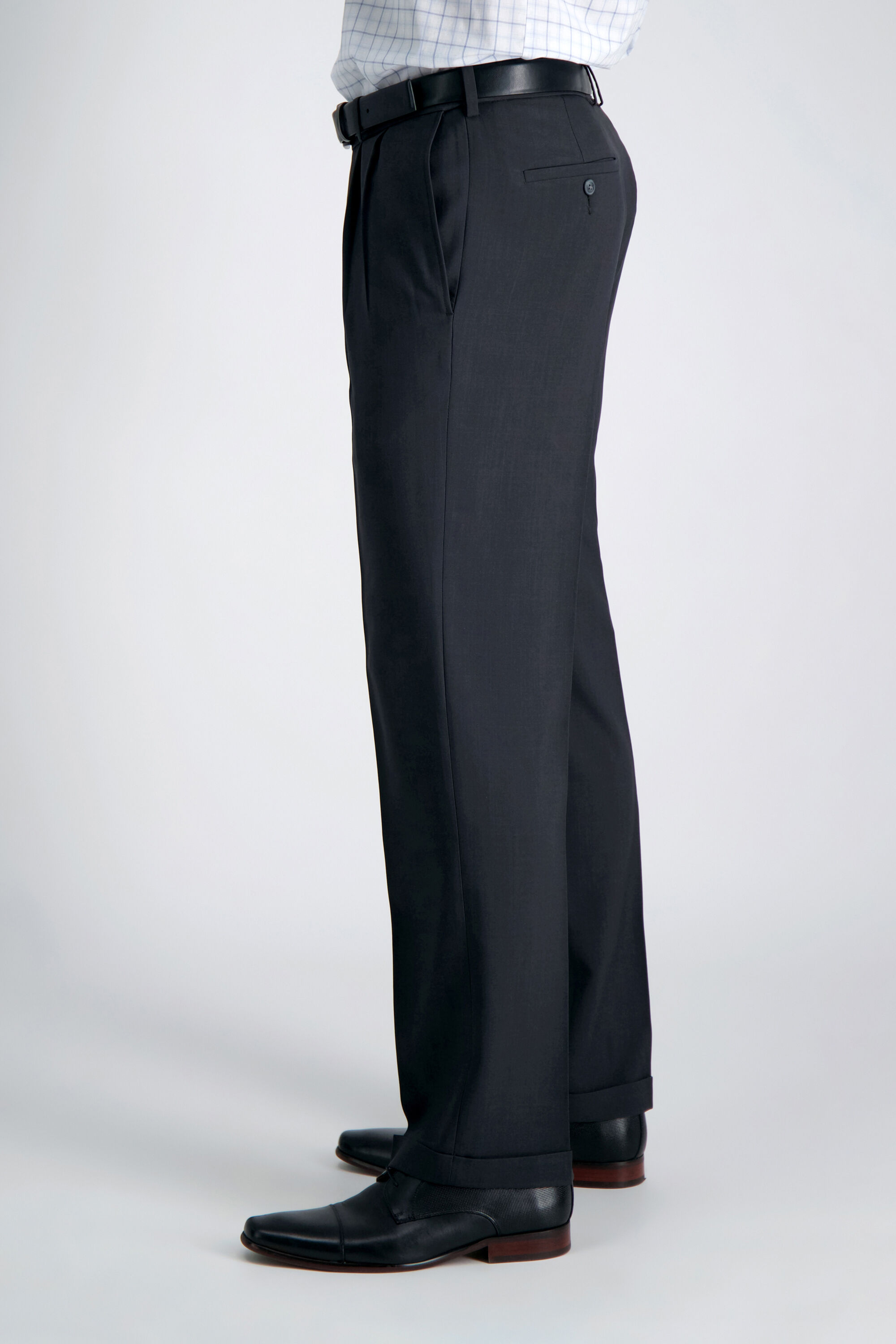 eCLo Stria Dress Pant | Classic Fit, Pleat Front, No Iron | Haggar.com