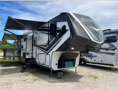 Toy Hauler Fifth Wheels For