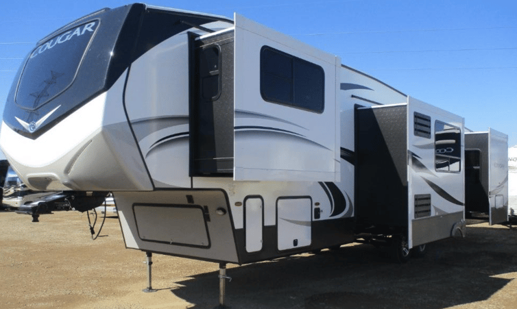 Top 4 Fifth Wheels With Front Living Rooms, Used 5th Wheel Campers With King Size Bed