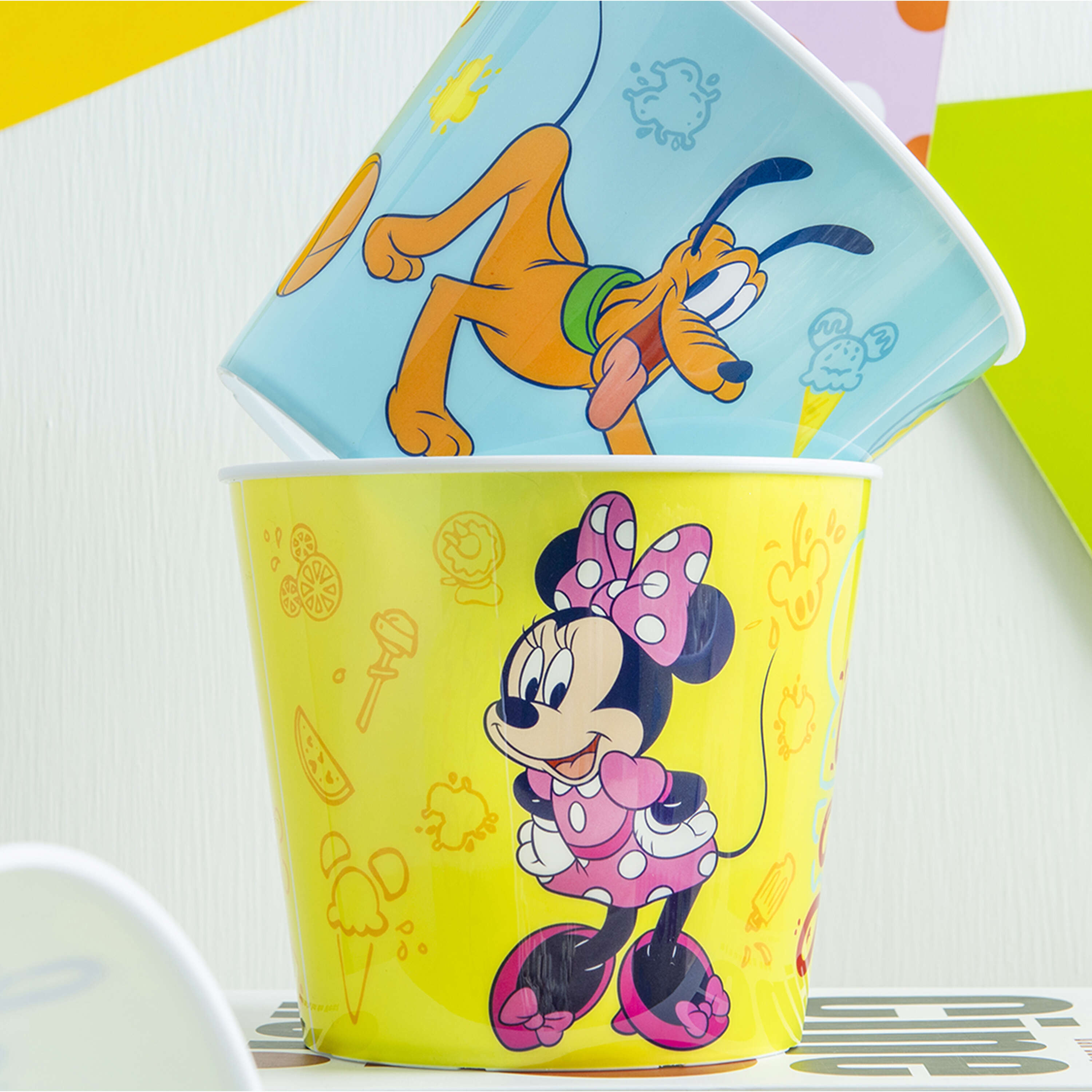 Mickey Minnie Mouse Donald Duck NEW 4 x Disney yellow plastic bowls 