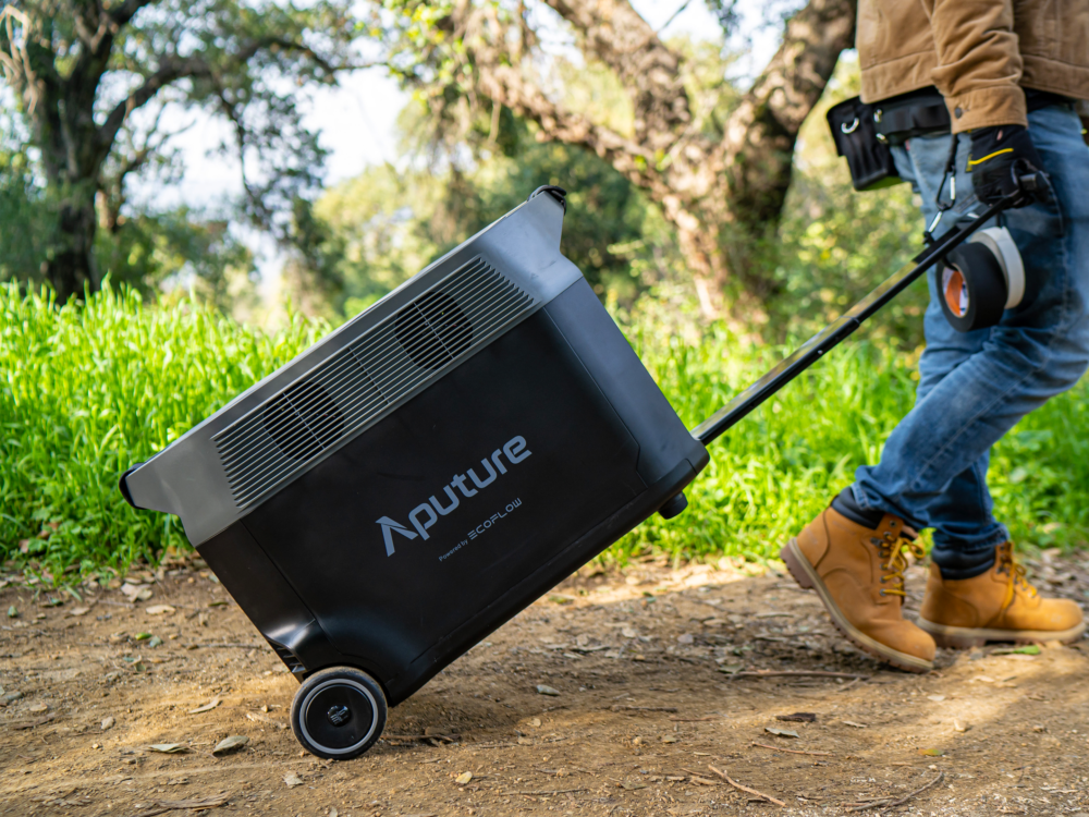Transporting the Aputure DELTA Pro (Powered by EcoFlow) with its luggage-style wheels and handle