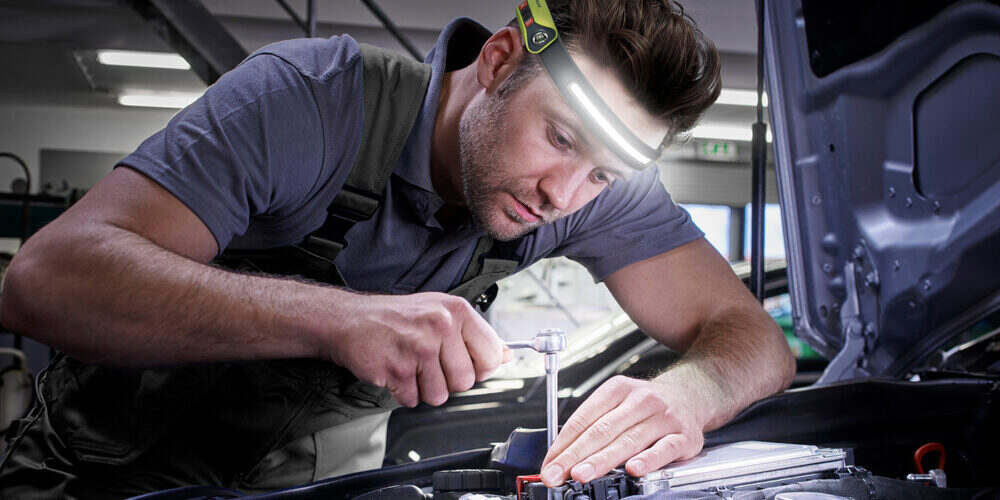 Philips Xperion 6000 Headlamp Provides Hands-Free LED Lighting