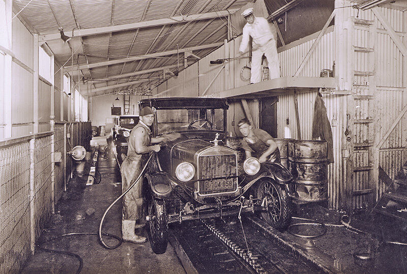 A Complete History of the Car Wash Industry: The First Car Wash 1914