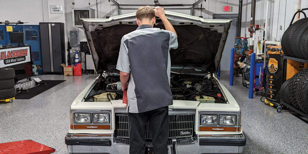 Mechanic Workplace Top Five Reasons To Become A Mechanic Express
