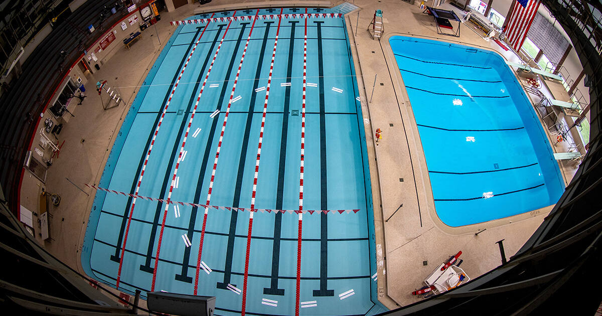Lewellen Aquatic Center Pool