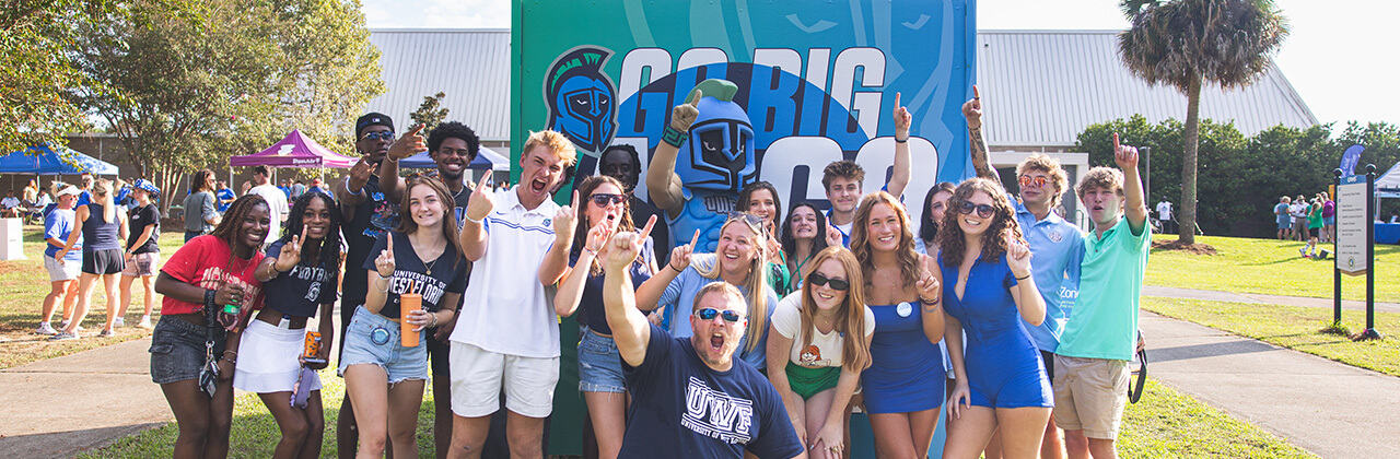 University Of West Florida Gartenflagge – Design B, 100% Polyester, Doppelseitig Bedruckt, Für Fans & Alumni