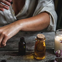 Read Article 4 of the Best Essential Oils for Psoriasis (and Why You Should Never Apply Them Straight From the Bottle)