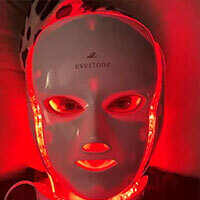 13 Best Red Light Therapy Devices, According to Dermatologists