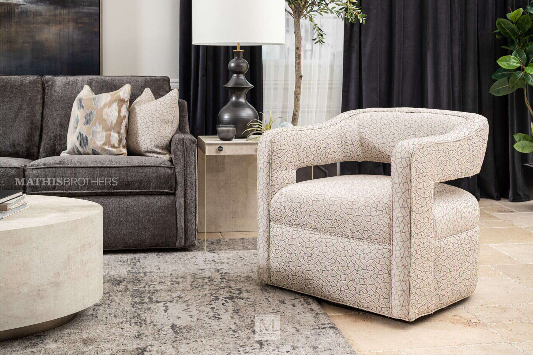 Moani Swivel Chair Design Studio